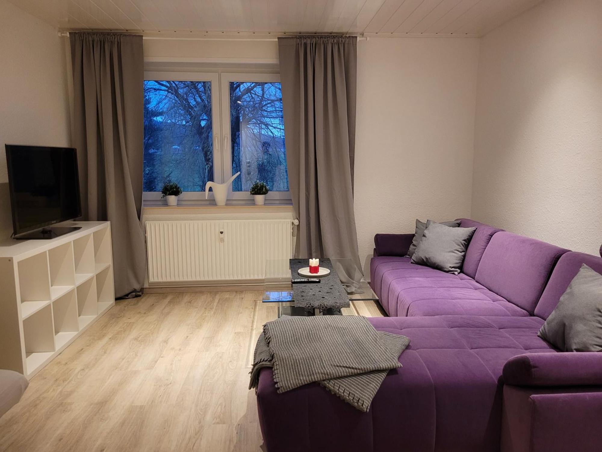 Appartement Mit Balkon *